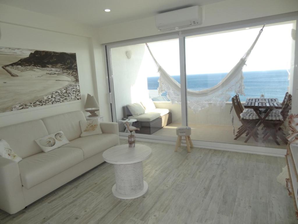 Akisol Sesimbra Beach III room 1
