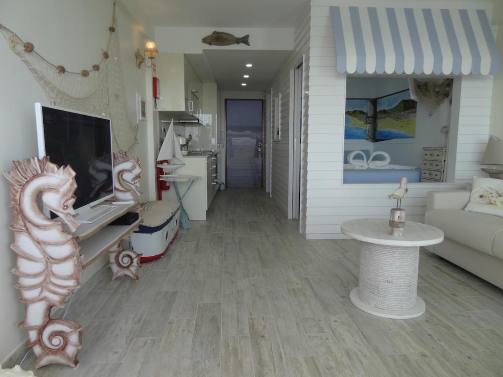 Akisol Sesimbra Beach III room 2